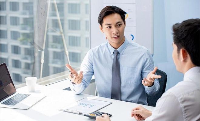 根据用户痛点和市场需求，明确用户的具体需求